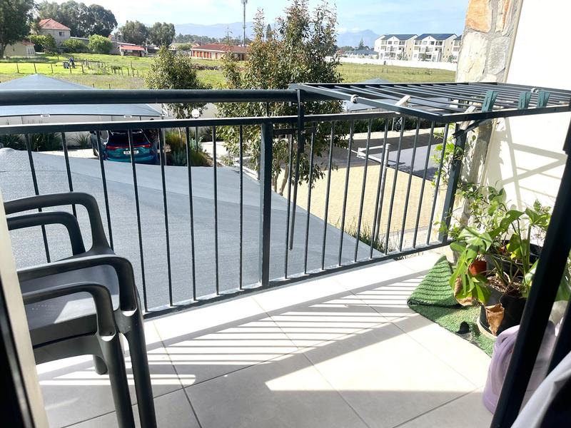 To Let 1 Bedroom Property for Rent in The Huntsman Western Cape